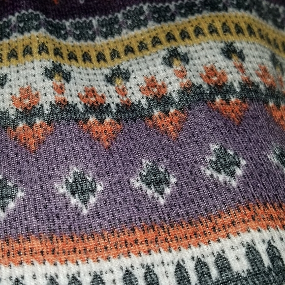 Patterned Multi-colored Back Cut Out Top - Picture 7 of 7